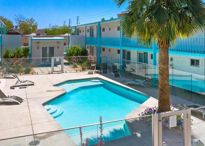 Contemporary Hub In Dtph - Pool & Parking Apartment *