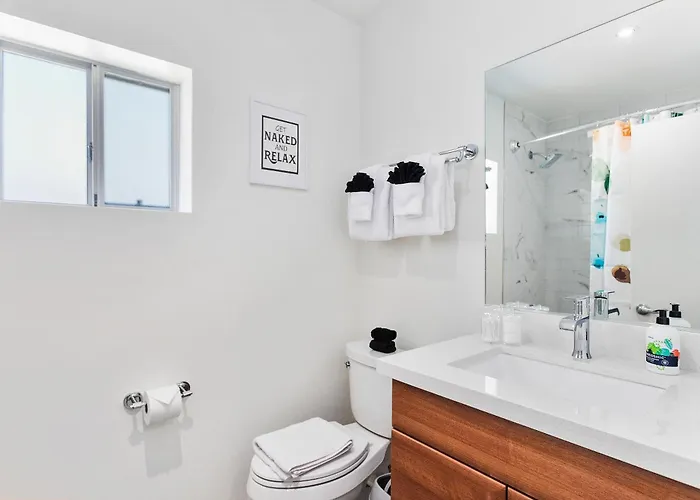 Contemporary Hub In Dtph - Pool & Parking Apartament