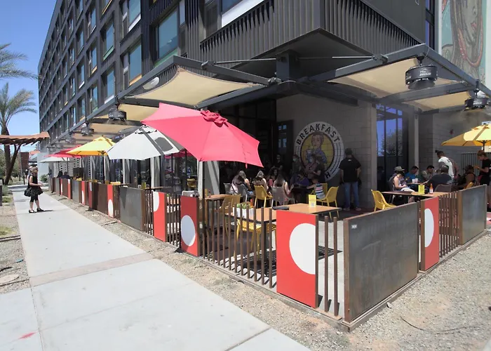 Contemporary Hub In Dtph - Pool & Parking Apartment Phoenix